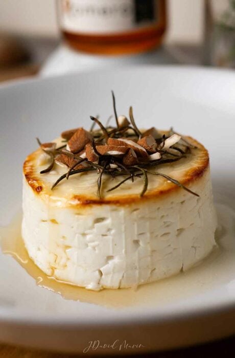 Ziegenkäse-mit-Rosmarin-Honig